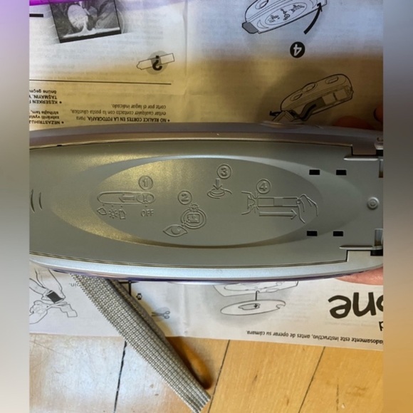 iZone Instant Polaroid Camera - Picture 7 of 8